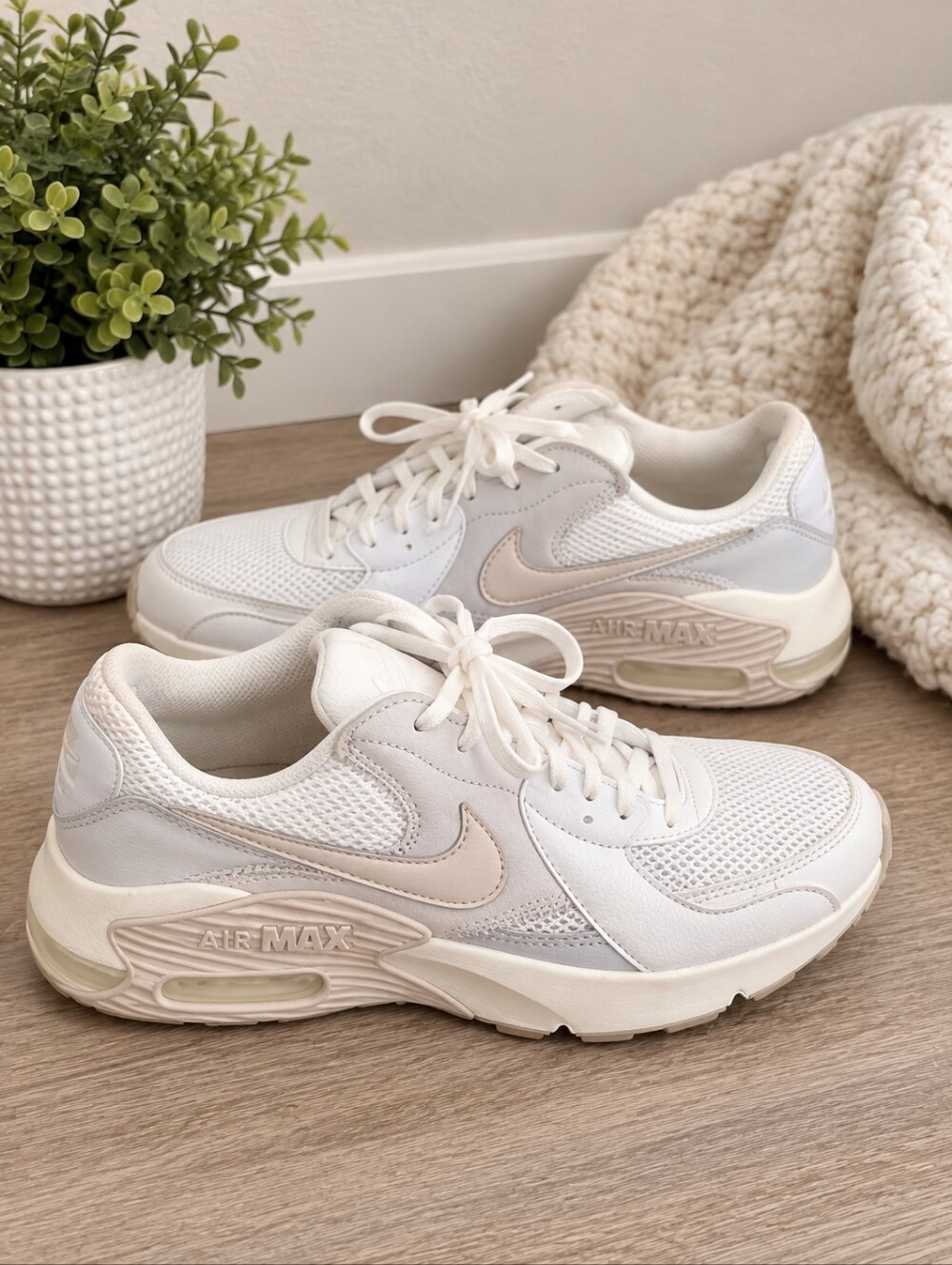 Nike Air Women's Sneakers in Light Beige/White